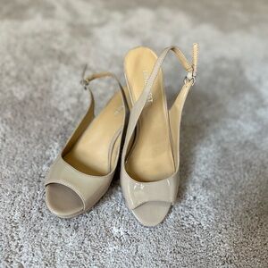 Nine West nude slingback peep toe heels